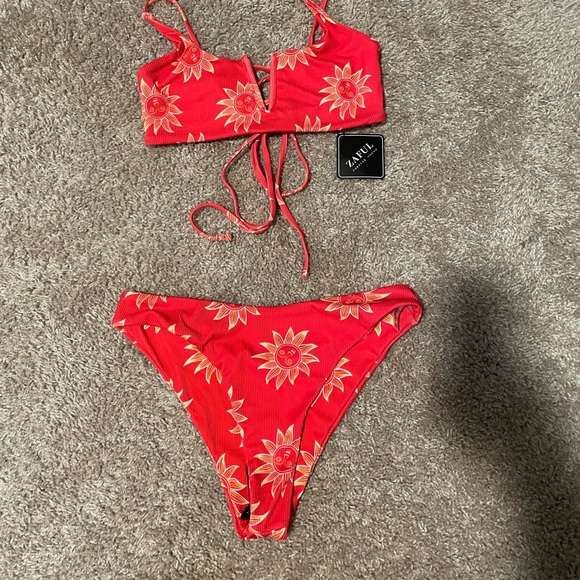 Size medium bathing suit - Picture 1 of 1